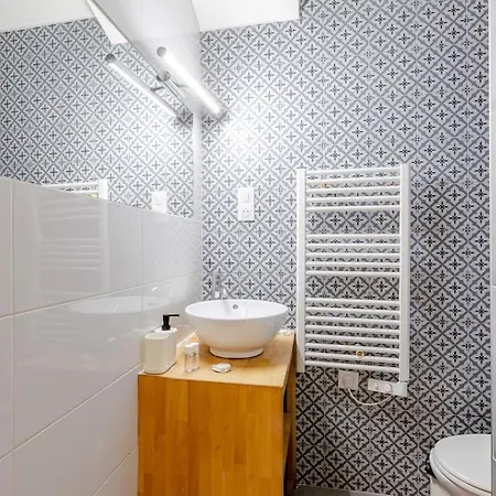 Pratique Pour 6 Personnes 2ème * Parigi